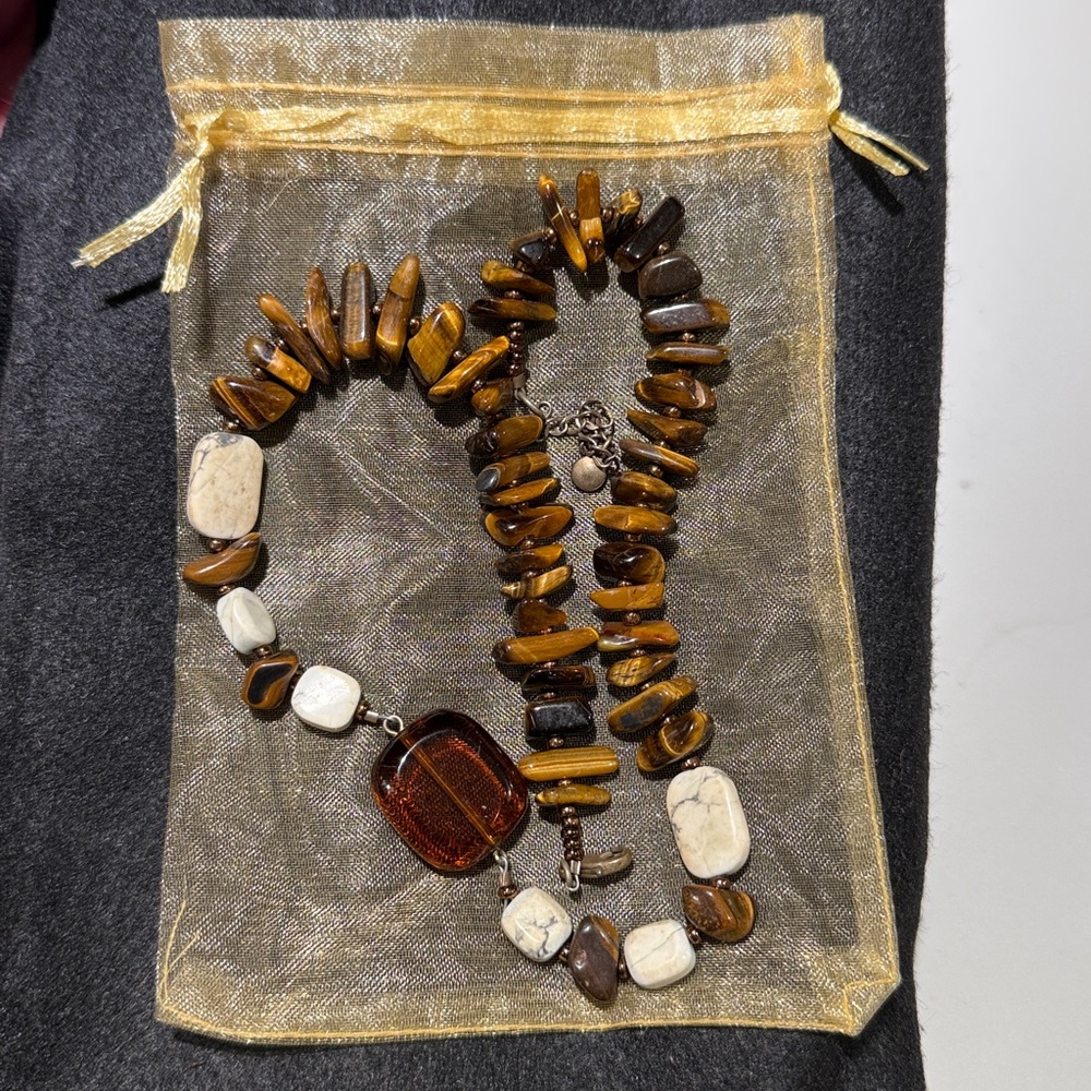 LIZ Claiborne Vintage Stone Necklace, 16”L, Brown/Off White/Amber - Picture 2 of 6